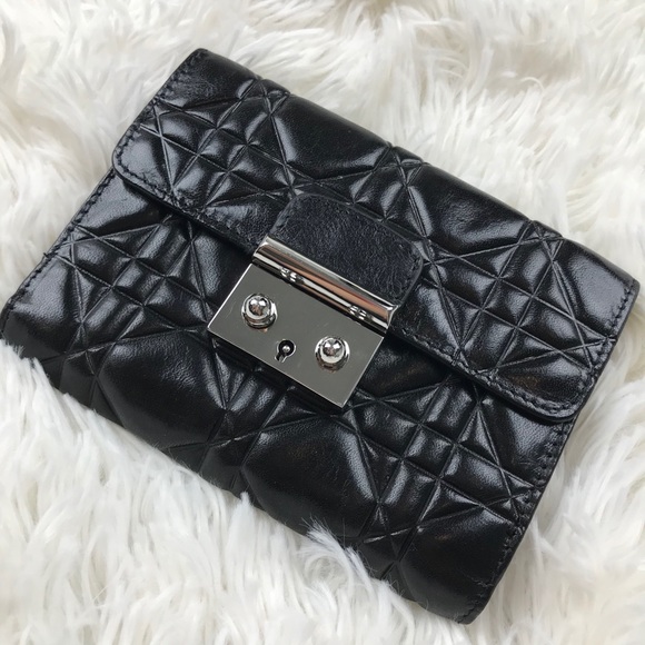 B Leather Handbags - Black Leather Silver Buckle Wallet